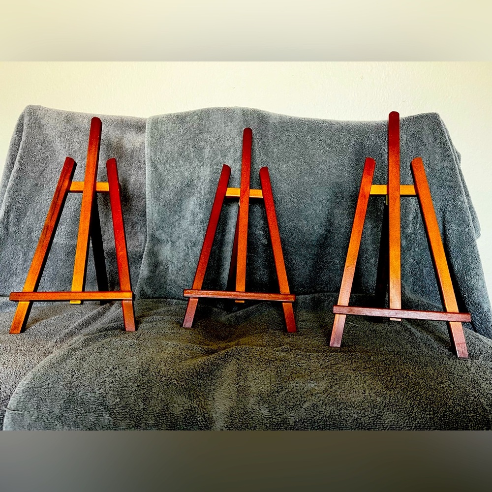 3 sign stands
